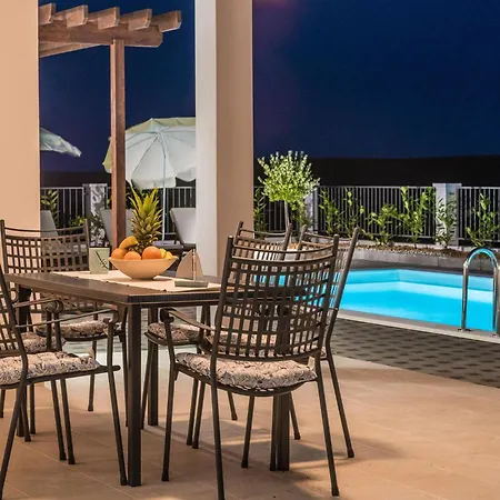 Villa Luxury With Swimming Pool And Terrace