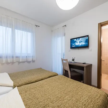 Luxury With Swimming Pool And Terrace Sukosan
