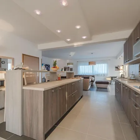 Вилла Luxury With Swimming Pool And Terrace *