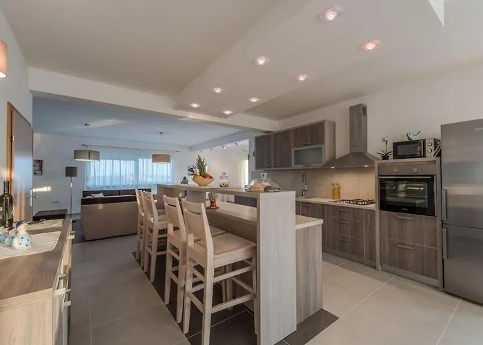 빌라 In Croatia Near Adriatic Coast Sukošan